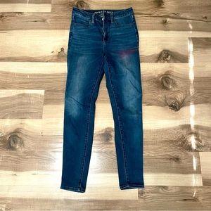 American Eagle High Rise Skinny Jeans Size 6 - creative artistneeded!